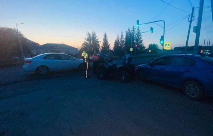 В Уфе подросток за рулем снегоболотохода влетел в два авто