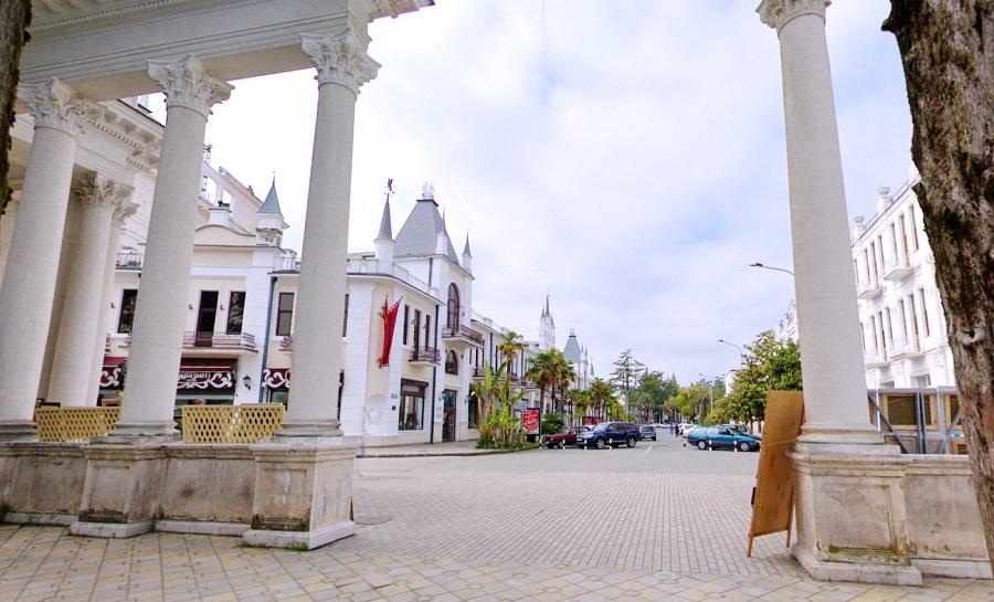 «Испытала ужас»: туристка рассказала о контрастах в столице Абхазии