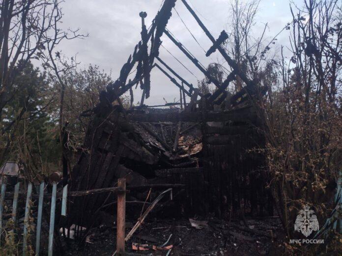 В Башкирии в садах в доме заживо сгорел мужчина