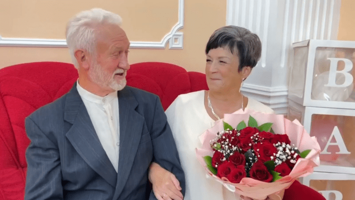 В Ишимбае сыграла свадьбу самая возрастная пара влюбленных