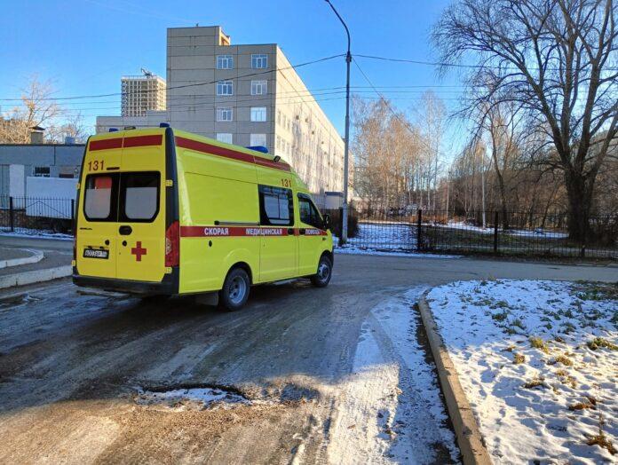 В Уфе по неизвестным причинам на рабочем завода загорелась одежда